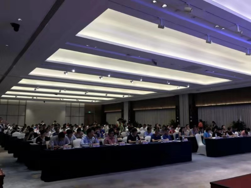 玉峰體育祝賀2019年南寧市體育產(chǎn)業(yè)工作會(huì)議順利召開