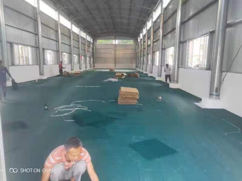 懸浮拼裝地板